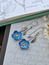 Load image into Gallery viewer, Daisy BLOOM| Blue, Citrine
