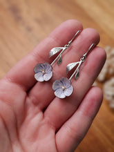 Load image into Gallery viewer, Bloom Earrings- White

