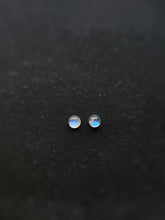 Load image into Gallery viewer, •Made-to-Order: Silver Mini Flower Earrings
