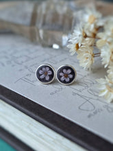 Load image into Gallery viewer, Pair 19: Enamel Daisy Studs

